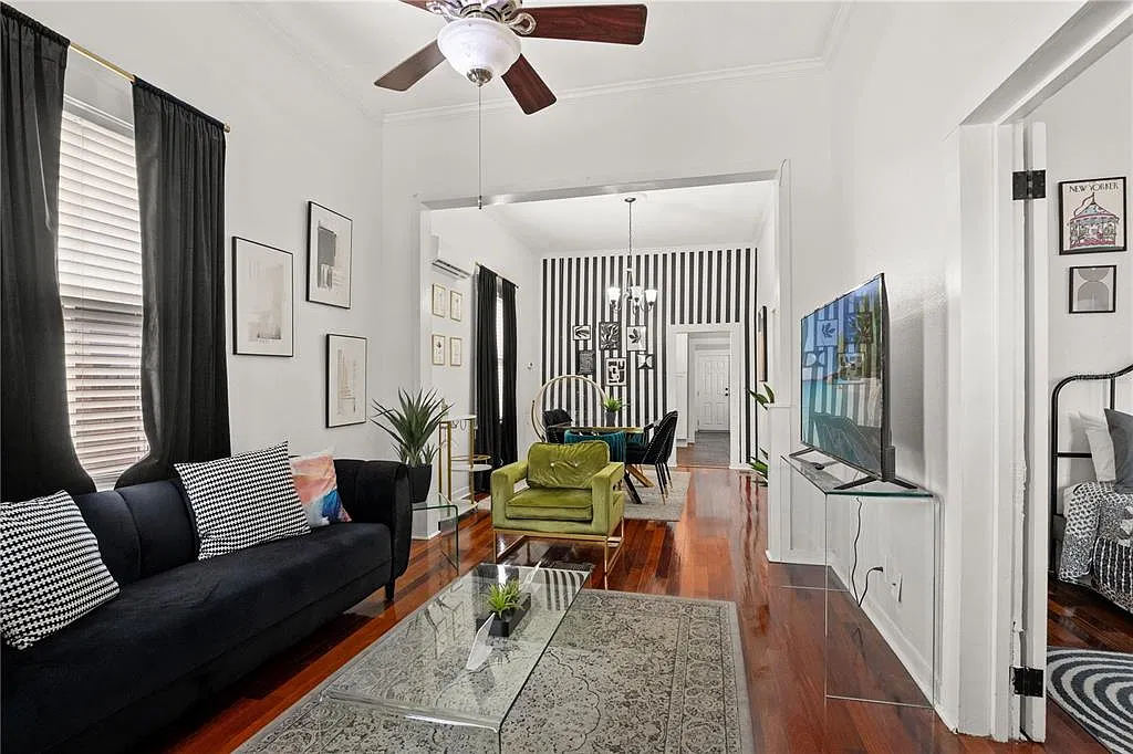 3 bed, 1.0 bath, 1086 sqft, $2,000 — Photo 4