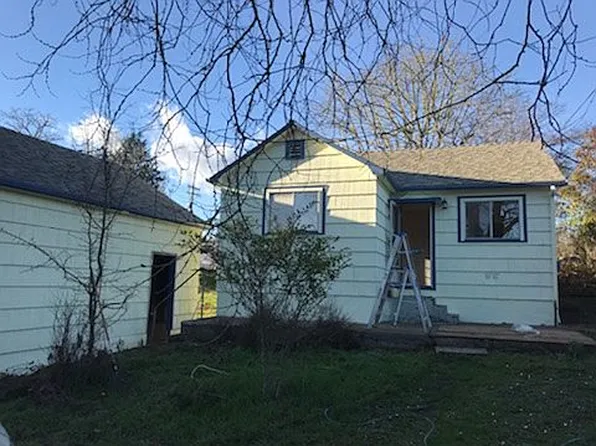 511 NE 5th St, Oakland, OR 97462