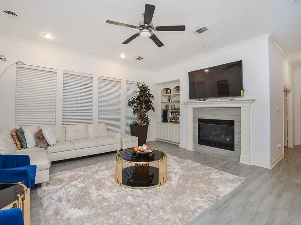 13511 Brookbluff Ln, Houston, TX 77077