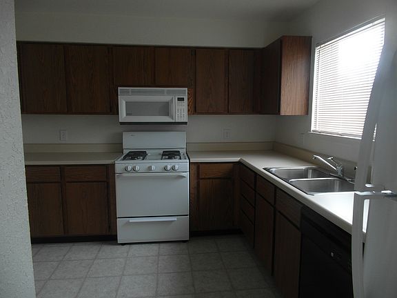 3rd image of 9803 Minnesota St