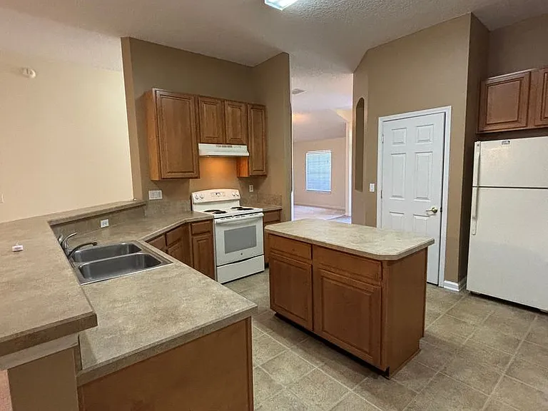 299 Johns Creek Pkwy — Photo 6