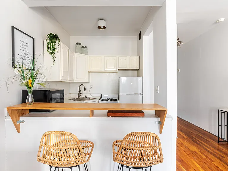 765 Washington St #2W — Photo 8