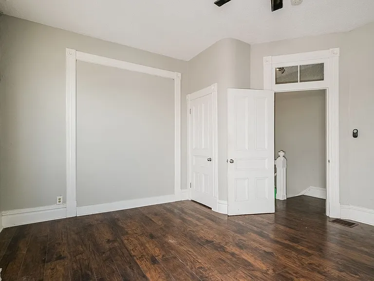 2821-2823 Henrietta Pl — Photo 11