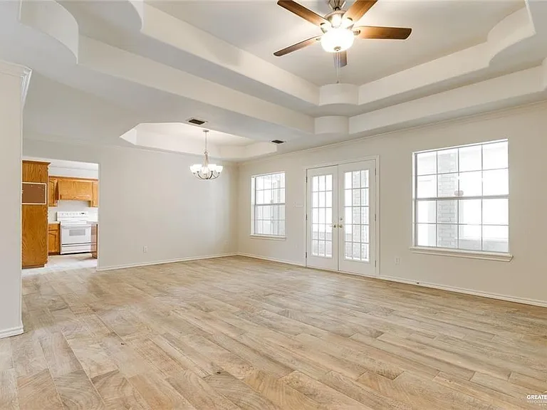 1910 Meadow Way Dr — Photo 7