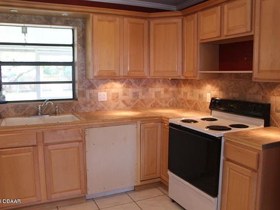 2nd image of 2548 Westwood Ave