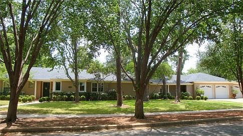 2211 Cooke Ave.