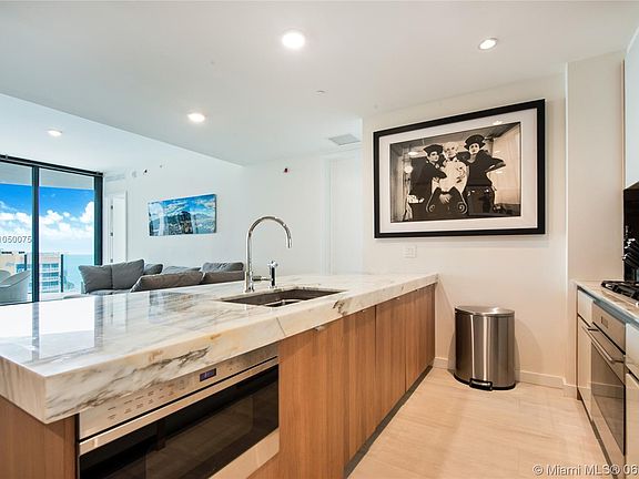 4th image of 2831 S Bayshore Dr Unit 1901