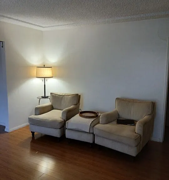 10711 S Budlong Ave — Photo 3
