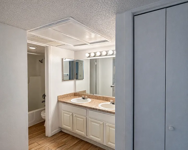 2505 N Alafaya Trl #8 — Photo 10