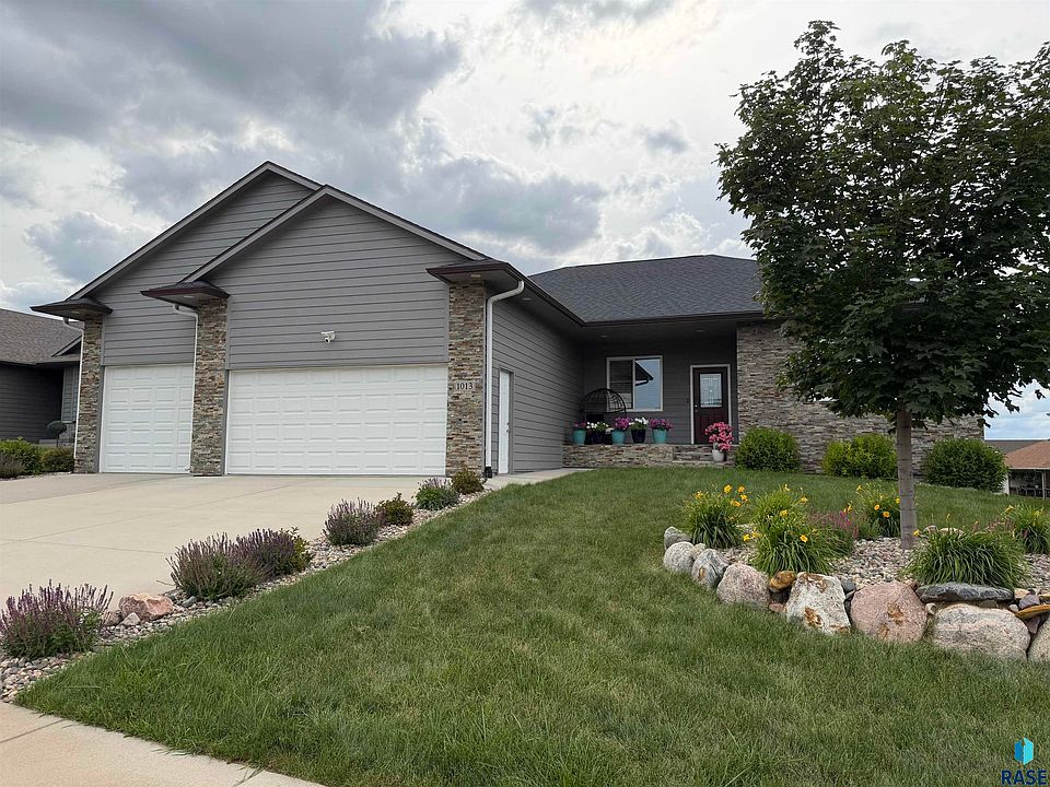 1st image of 1013 N Danielle Dr
