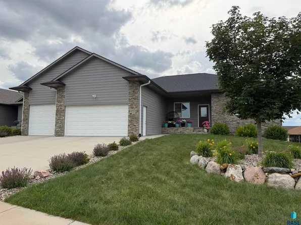 1013 N Danielle Dr, Sioux Falls, SD 57103