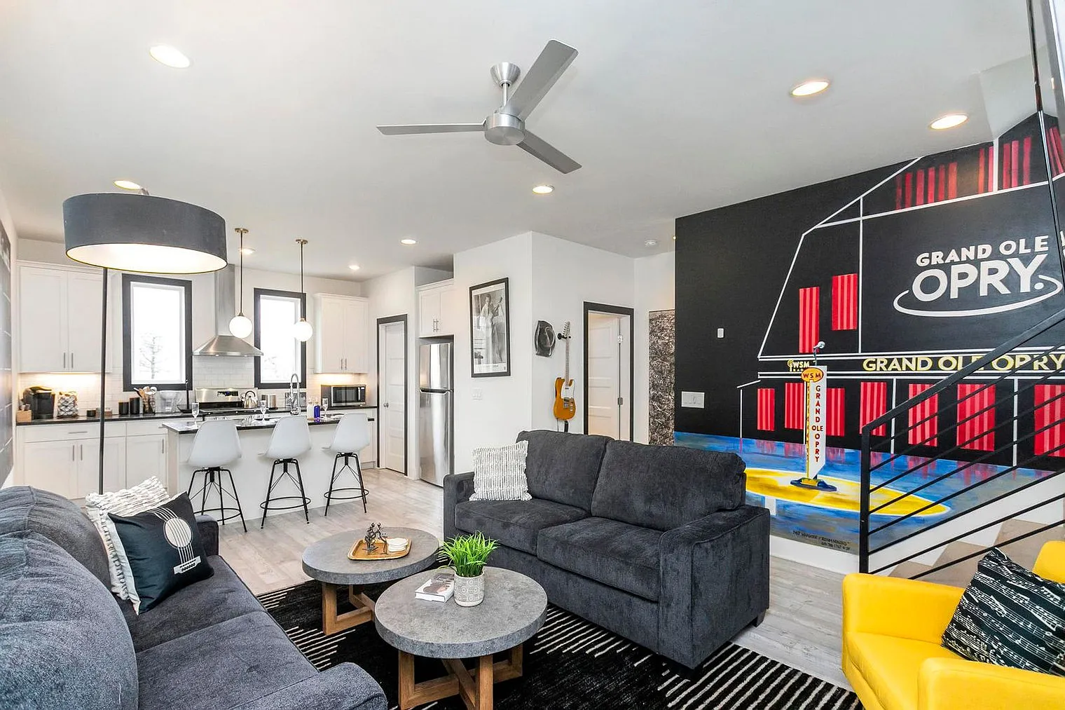 2 bed, 2.0 bath, $2,914 — Photo 1
