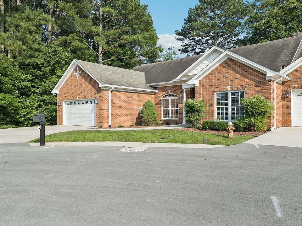 1st image of 204 Magnolia Glen Ct
