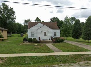 400 E Menard St, Riverton, IL