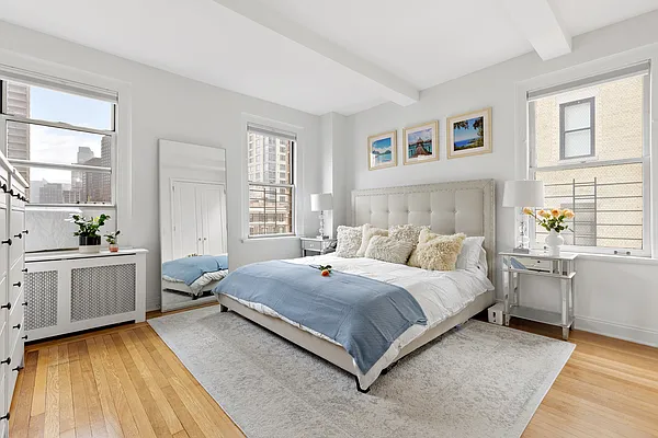 Sold by R New York | media 3
