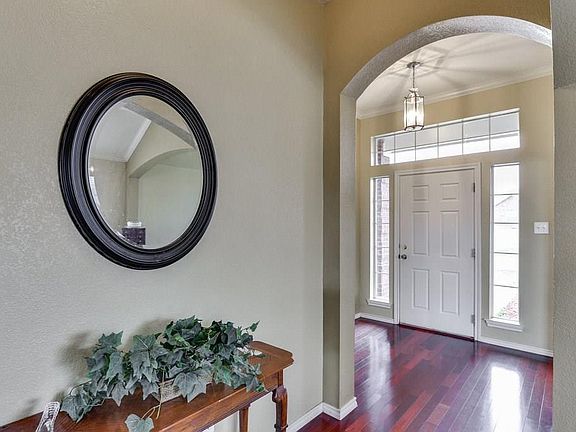 2nd image of 414 Cimarron Meadows Dr