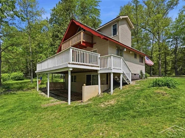 2710 S Whitney Beach Rd, Beaverton, MI 48612