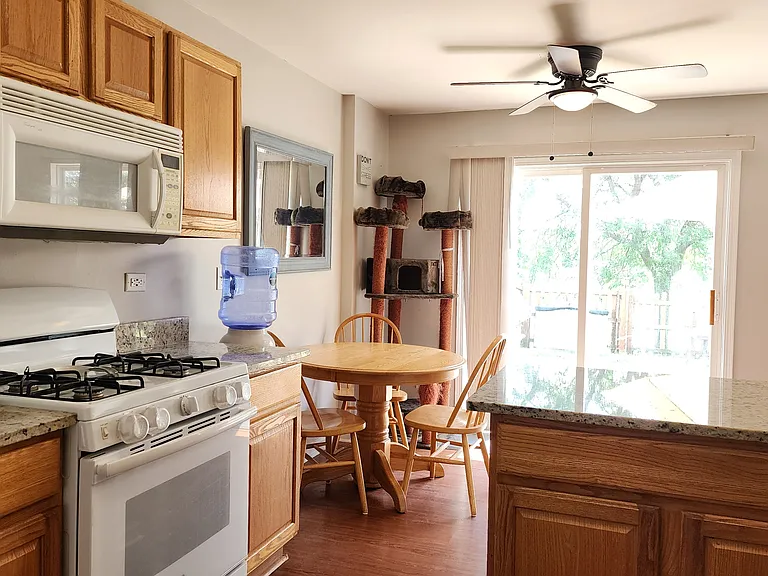 301 Wedgewood Cir #301 — Photo 16