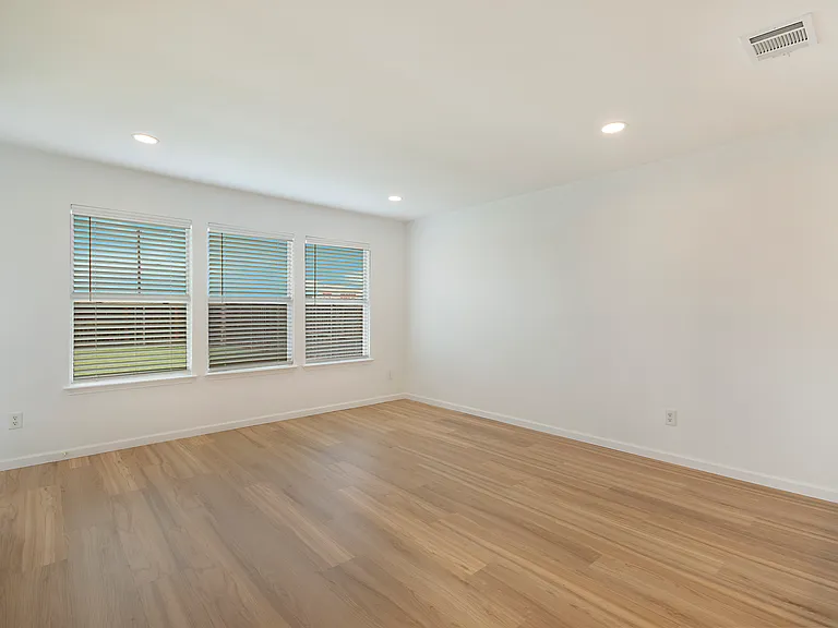 1618 Pin Oak Trl — Photo 8