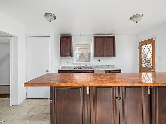 5th image of 4311 Mapledale Ave