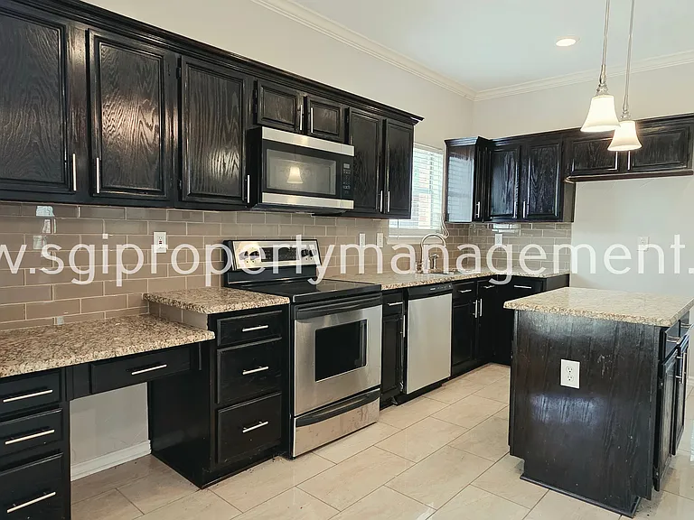 1513 Lodengreen Ct — Photo 10