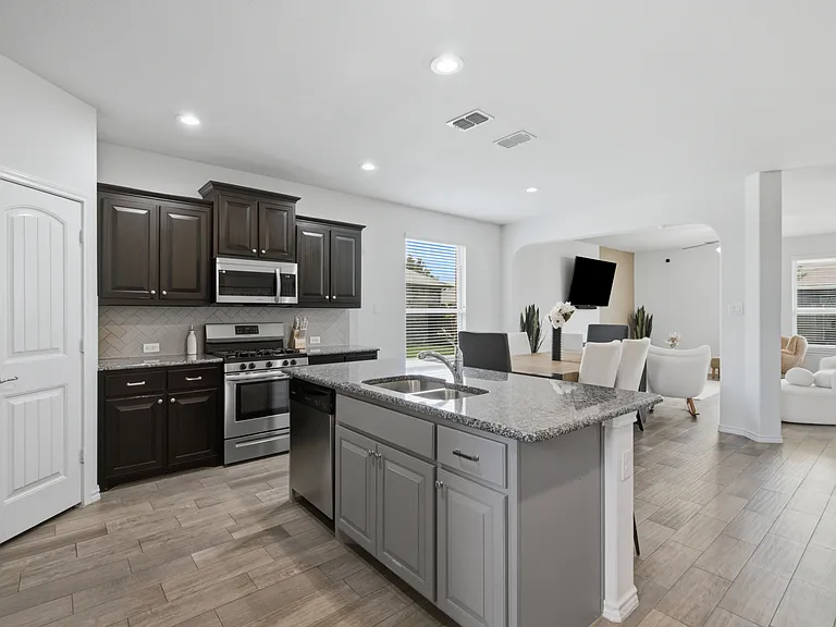 313 Sky Meadow Ln — Photo 7