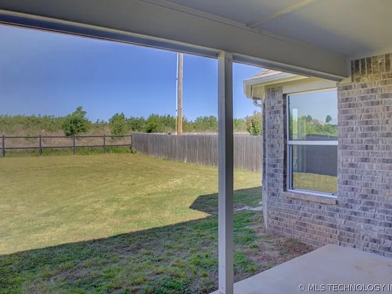 7012 S Elder Ave — Photo 44