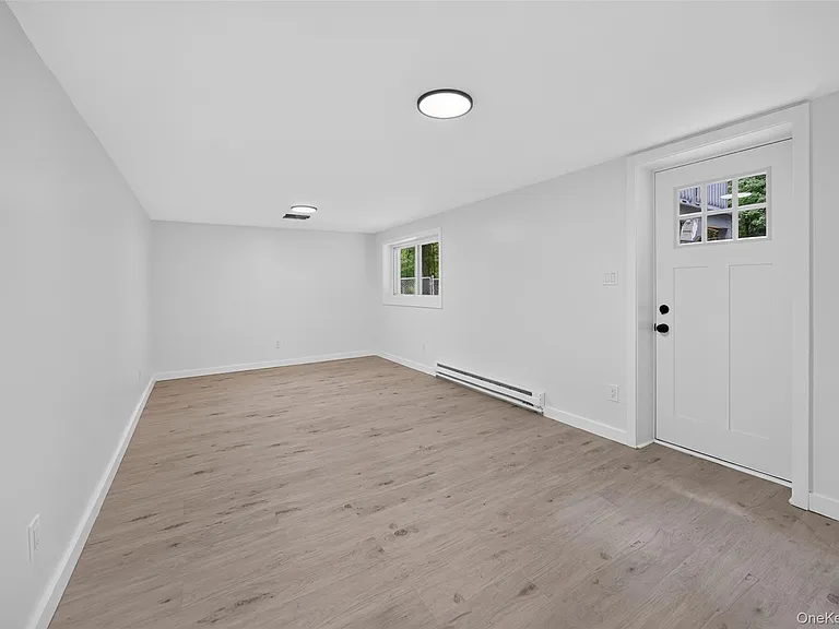 179 Roosevelt Rd — Photo 42