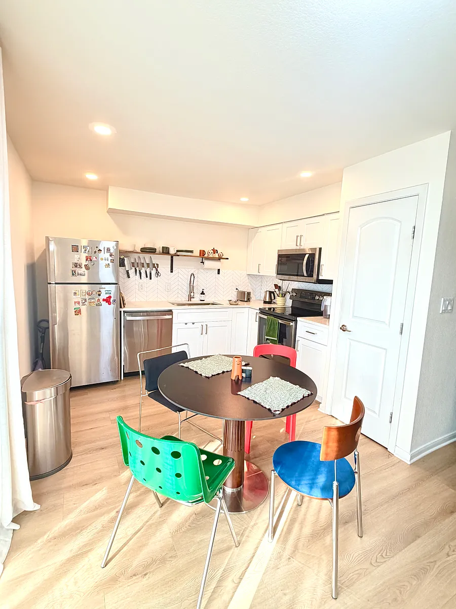 Building Photo - 2406 Mission Hill Dr #101
