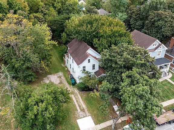 2nd image of 3884 Isabella Ave
