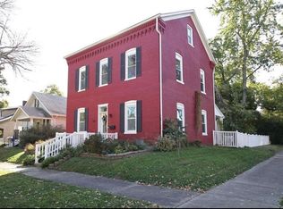 700 8th St, Highland, IL 62249