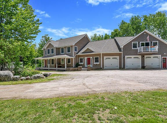 2nd image of 207 N Auburn Road