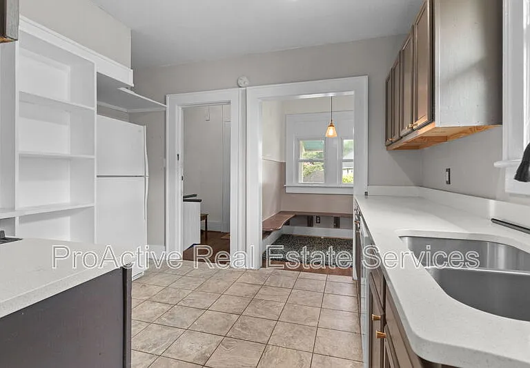 1623 Lafayette Blvd — Photo 11
