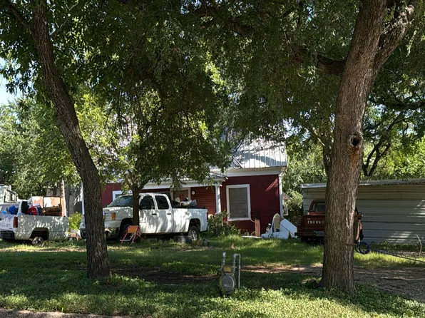 808 College St, Gatesville, TX 76528
