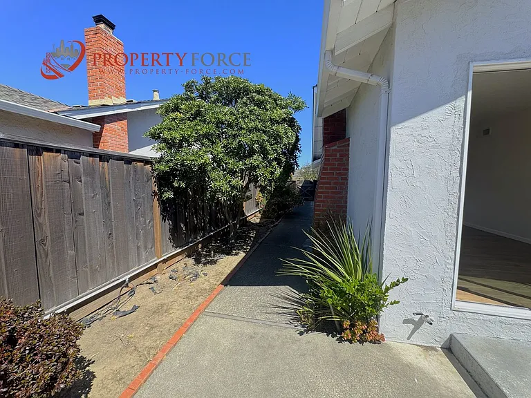 936 Constitution Dr — Photo 29