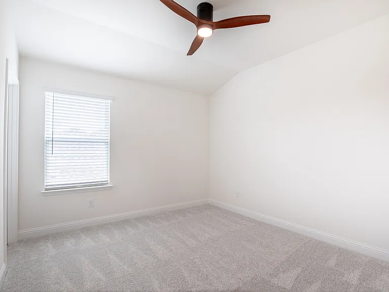 715 Parkside Dr — Photo 26