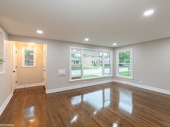 3rd image of 16057 Dobson Ave