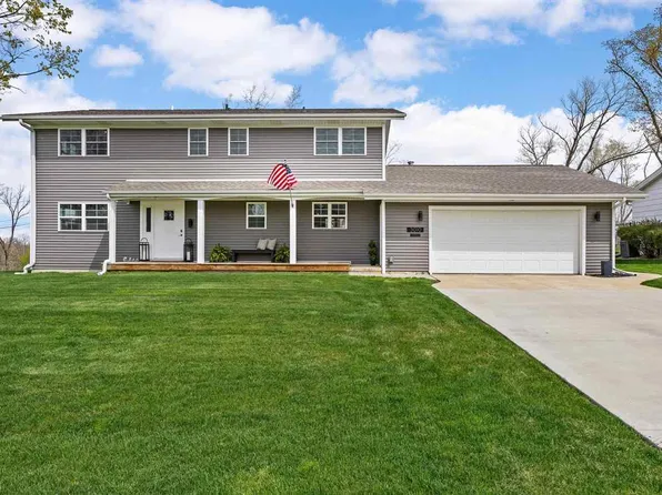 3010 Park View Ct SE, Cedar Rapids, IA 52403