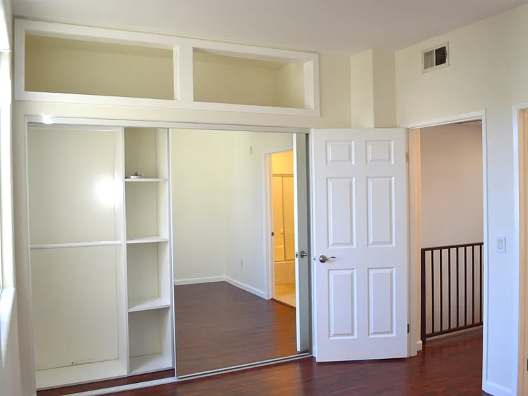 5330 Satsuma Ave — Photo 14