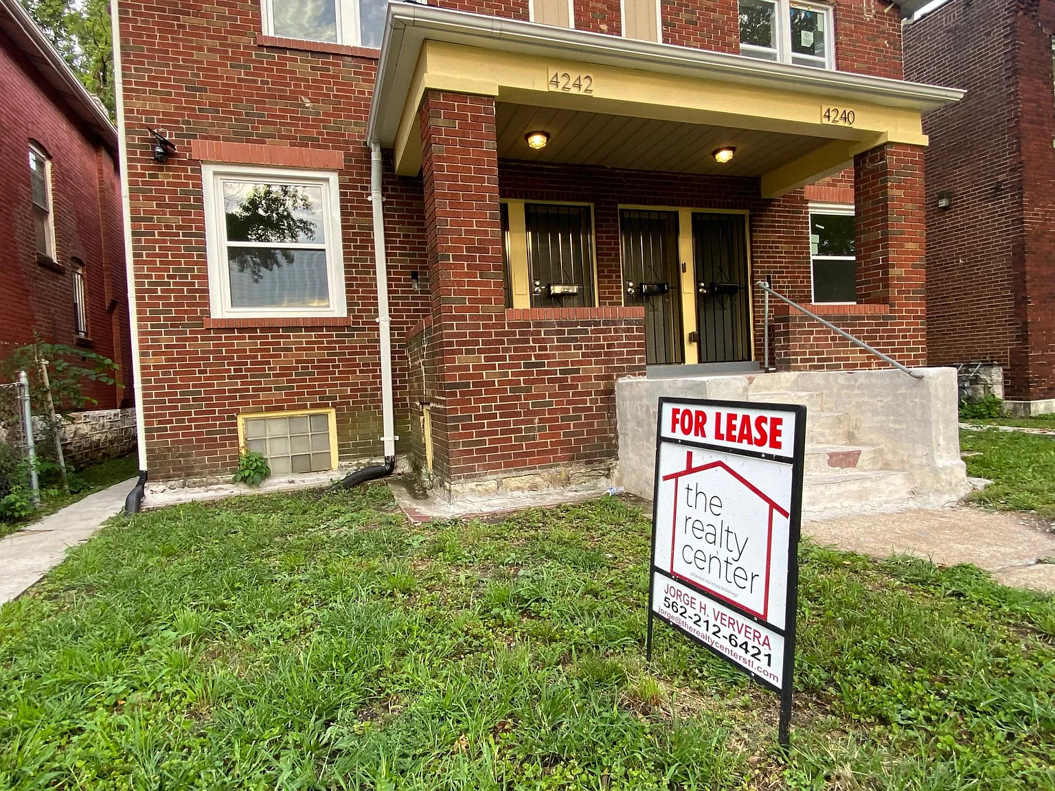 4242 Clarence Ave — Photo 3