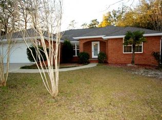 512 Derry Dr, Cantonment, FL 32533