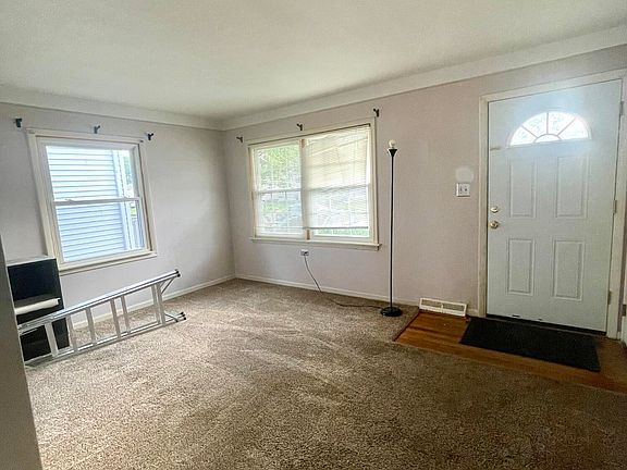 5th image of 21850 Cunningham Ave