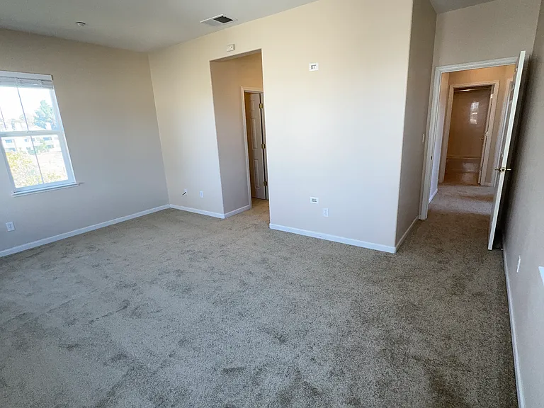 1084 Cottage Ln — Photo 29