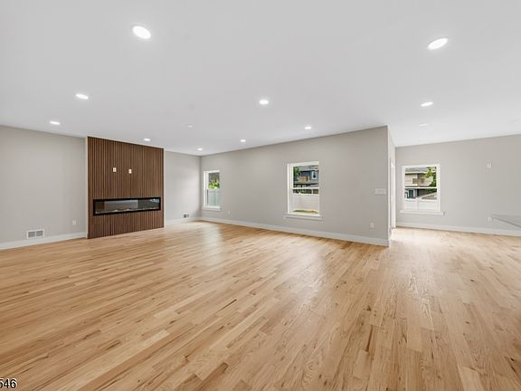 4th image of 72-74 Hillside Rd
