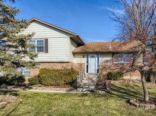 7720 W Sterling Dr, Frankfort, IL 60423
