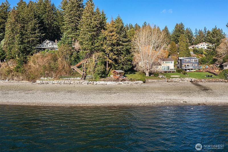 3rd image of 6625 Cromwell Beach Drive NW