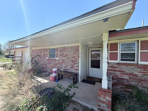 2nd image of 2501 Manor Rd
