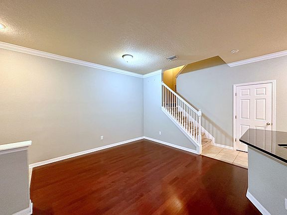 5th image of 7561 Tamarind Ave