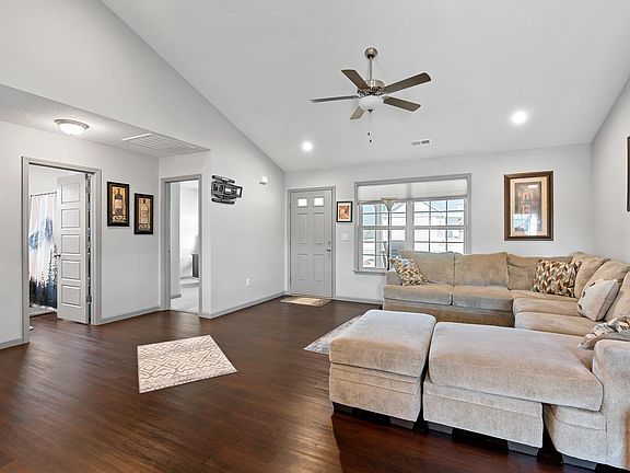 2nd image of 225 Lockeland Park Dr
