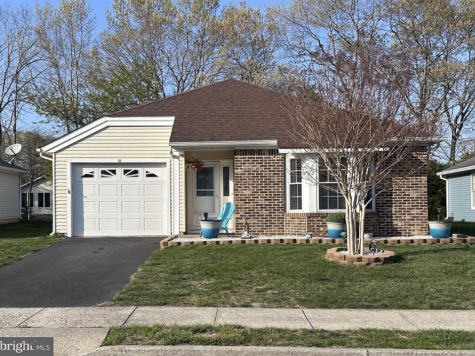 1st image of 12 Dogwood Dr